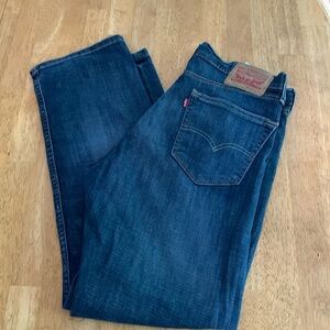 Men’s Levi’s straight jeans